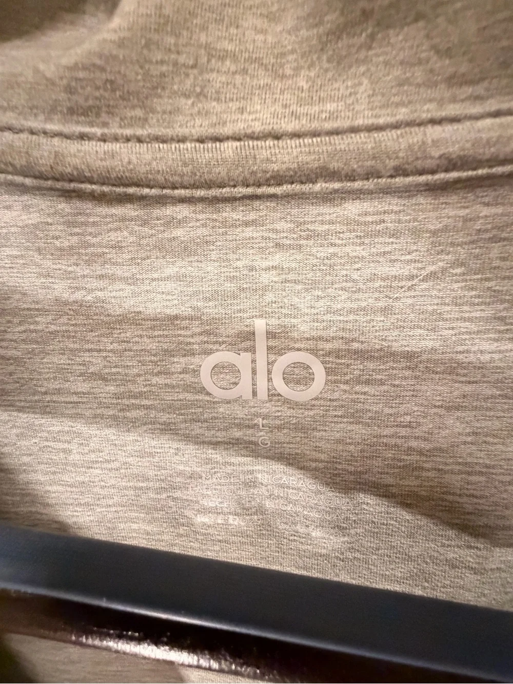 ALO Yoga light gray